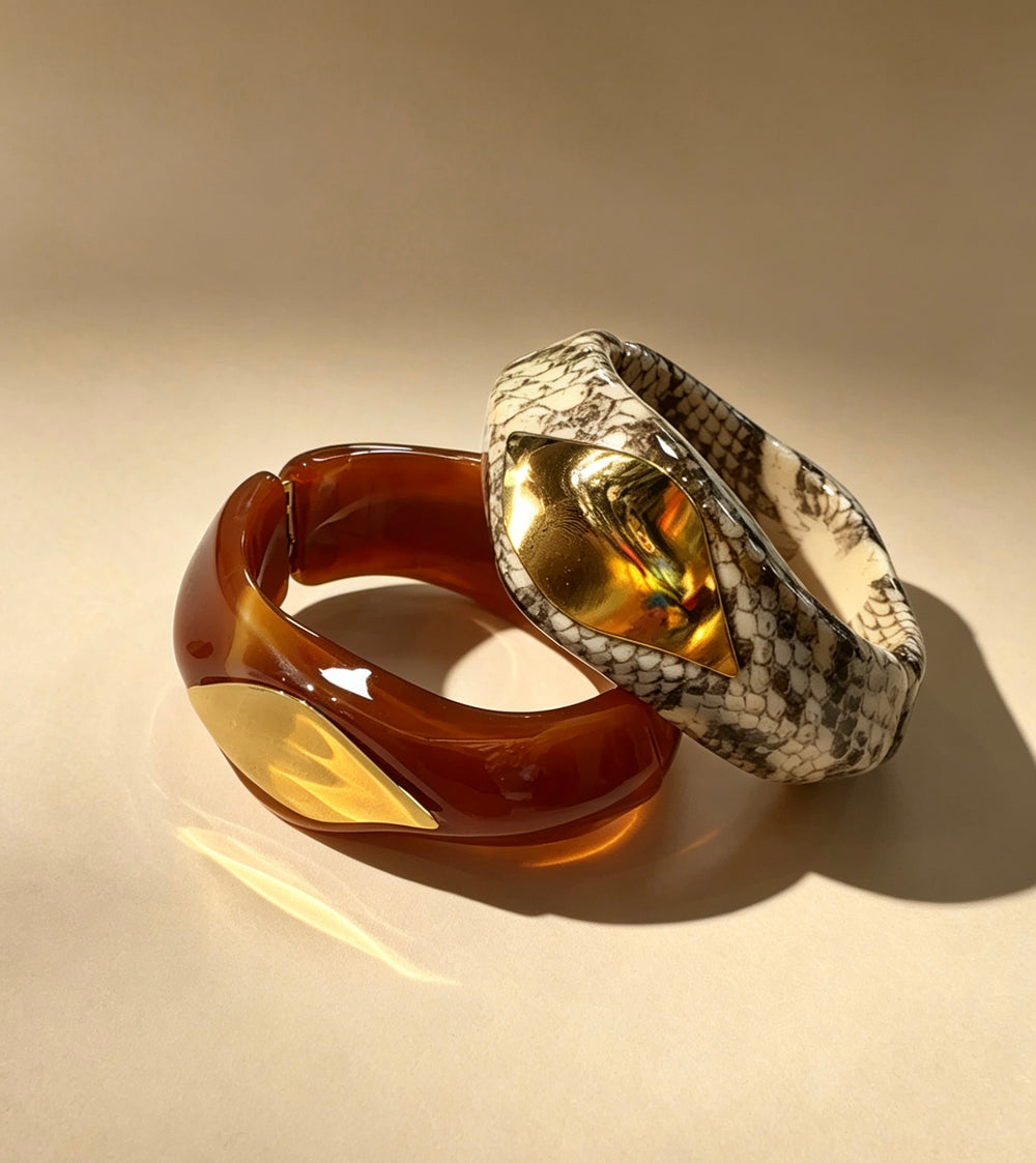 Lea Acryl-Armreif Gold-Detail