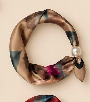 Flower magnet tuch