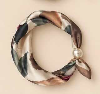 Flower magnet tuch