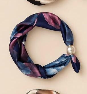 Flower magnet tuch