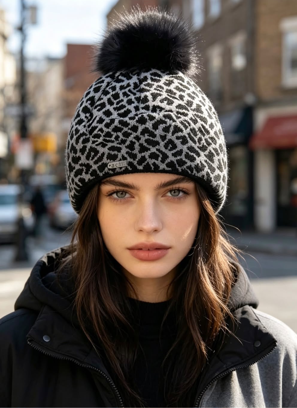 Helen abnehmbare Bommelmütze